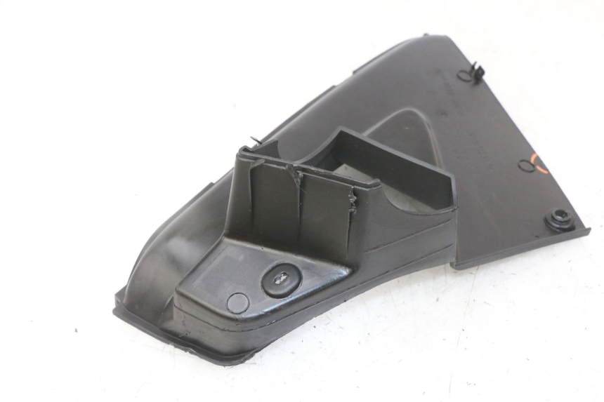 photo de Giunzione pedana destra PEUGEOT JET FORCE CARBU 50 (2003 - 2016)