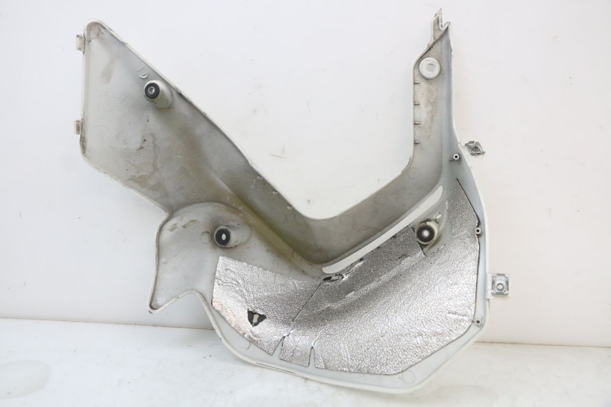 photo de CARENA PEDANA CONGIUNZIONE DESTRA MOTO GUZZI NORGE 8V GT 1200 (2011 - 2016)