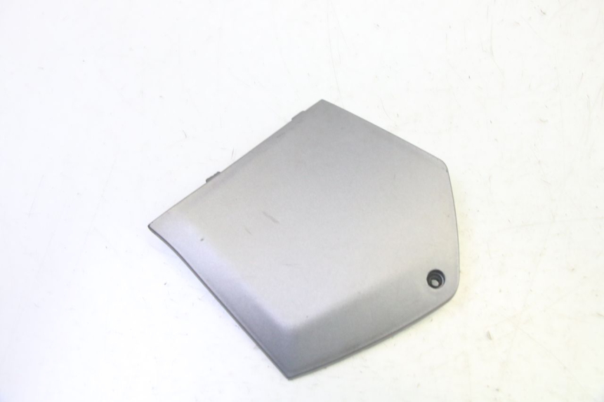 photo de GIUNZIONE PEDANA DESTRA PIAGGIO MP3 125 (2006 - 2014) - Vista principale