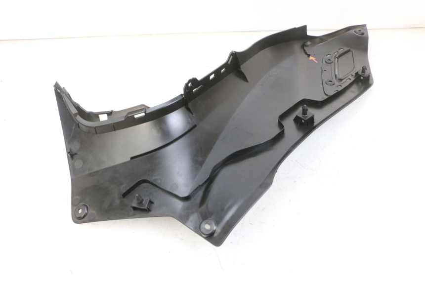 photo de CARENA PEDANA CONGIUNZIONE DESTRA YAMAHA TRICITY 300 (2020 - 2024) - Altra angolazione