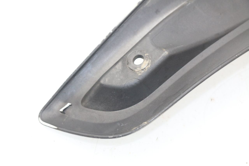 photo de GIUNZIONE PEDANA DESTRA YAMAHA X-MAX XMAX 125 (2010 - 2014)