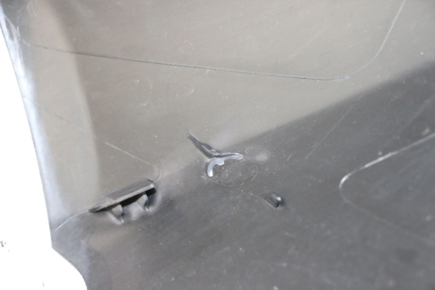 photo de CARENA PEDANA CONGIUNZIONE DESTRA YAMAHA XMAX X-MAX 125 (2021 - 2025)