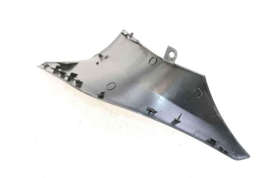 photo de CARENA PEDANA CONGIUNZIONE DESTRA YAMAHA XMAX X-MAX 125 (2021 - 2025)