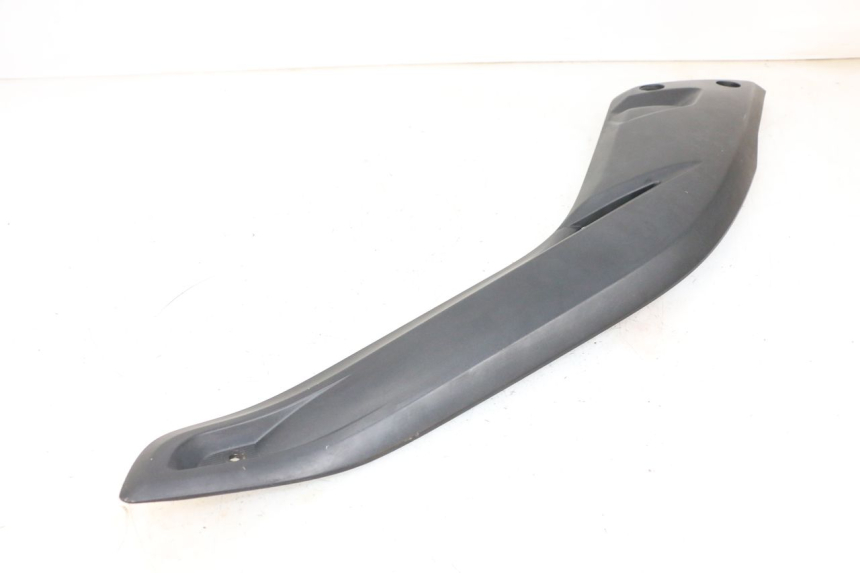 photo de GIUNZIONE PEDANA DESTRA YAMAHA X-MAX XMAX 125 (2010 - 2013) - Dettagli dei punti di fissaggio