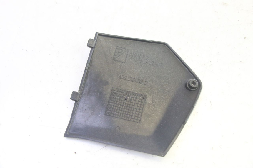 photo de CARENA PEDANA CONGIUNZIONE SINISTRA PIAGGIO MP3 RL 250 (2007 - 2010) - Zoom sullo stato d'uso