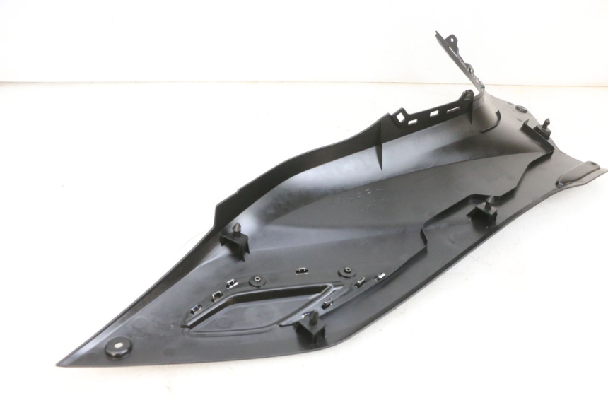 photo de CARENA PEDANA CONGIUNZIONE SINISTRA YAMAHA TRICITY 300 (2020 - 2024) - Zoom sullo stato d'uso