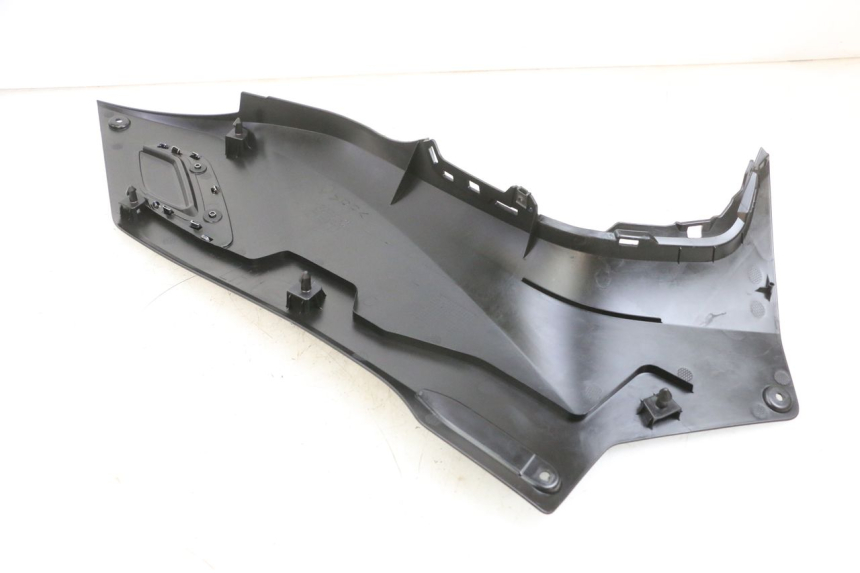 photo de CARENA PEDANA CONGIUNZIONE SINISTRA YAMAHA TRICITY 300 (2020 - 2024) - Altra angolazione