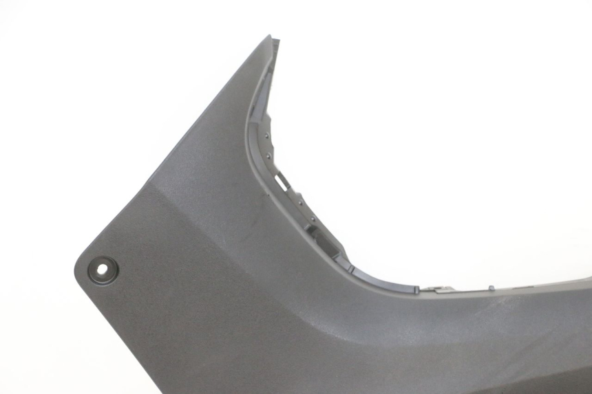 photo de CARENA PEDANA CONGIUNZIONE SINISTRA YAMAHA TRICITY 300 (2020 - 2024) - Marcature e riferimenti originali