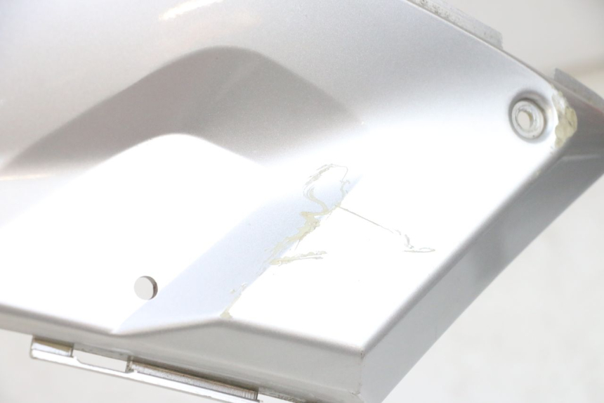 photo de JUNZIONE PEDANA SINISTRA YAMAHA XMAX X-MAX 125 (2006 - 2009) - Dettaglio del componente