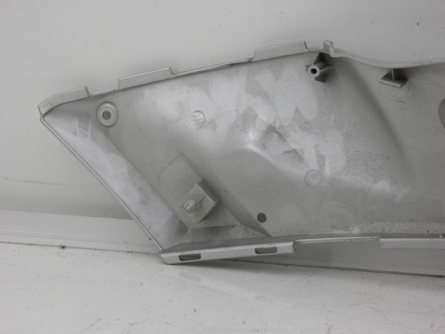 photo de JUNZIONE PEDANA SINISTRA YAMAHA XMAX X-MAX 125 (2006 - 2009)