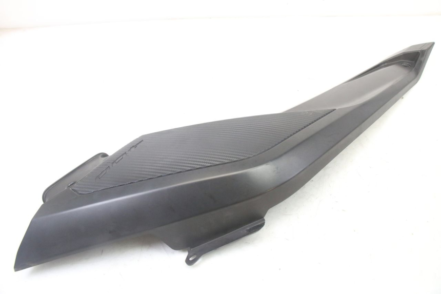 photo de Giunto pedana sinistra YAMAHA YP X-MAX XMAX 400 (2014 - 2017)