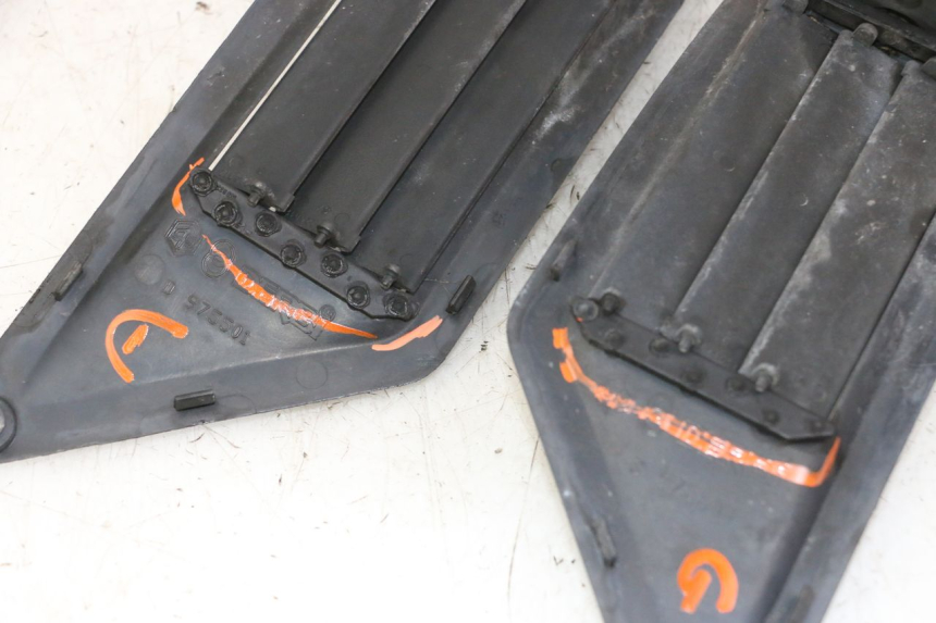 photo de CARENA PEDANA CONGIUNZIONE GILERA NEXUS 300 (2008 - 2013)