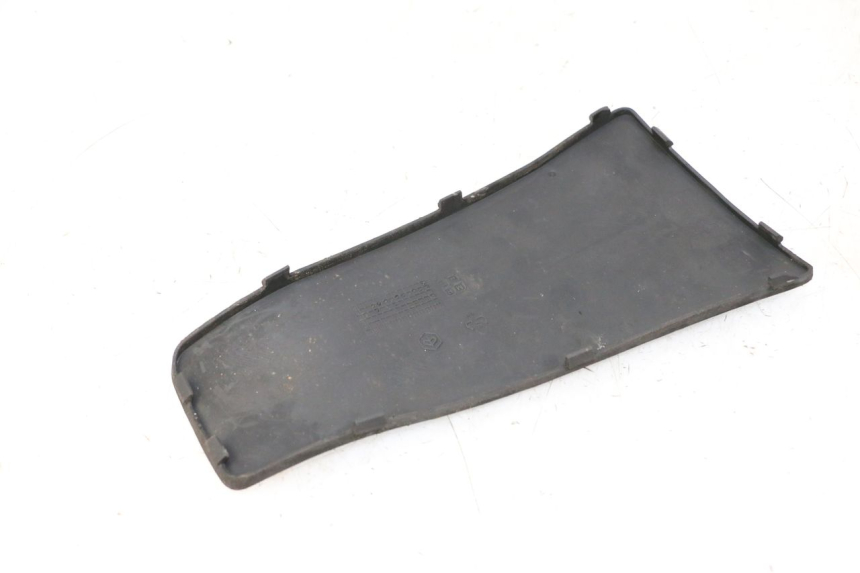 photo de CARENA PEDANA CONGIUNZIONE PIAGGIO LXV 4T 50 (2009 - 2013)