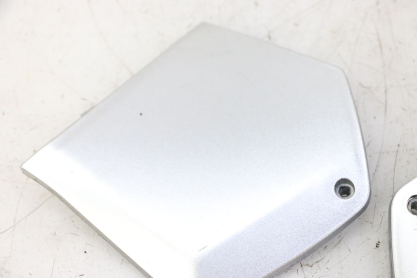 photo de CARENA PEDANA CONGIUNZIONE PIAGGIO MP3 LT 300 (2010 - 2016)