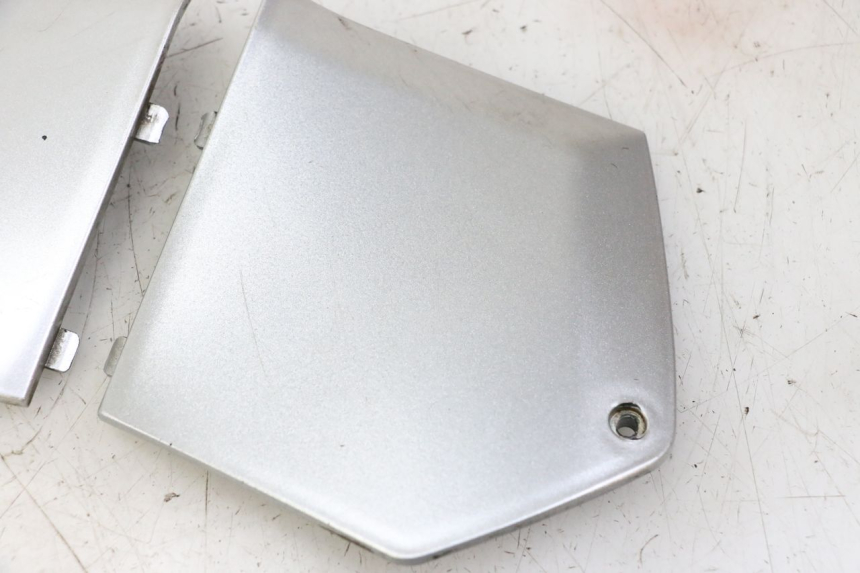 photo de CARENA PEDANA CONGIUNZIONE PIAGGIO MP3 LT 300 (2010 - 2016)