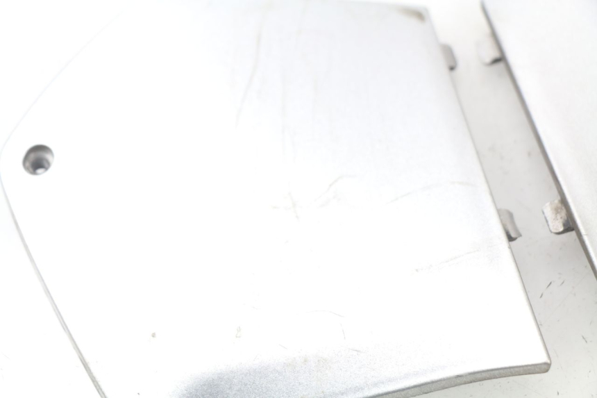 photo de CARENA PEDANA CONGIUNZIONE PIAGGIO MP3 125 (2006 - 2014)