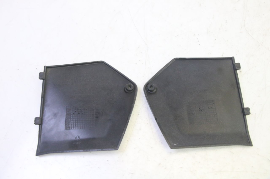 photo de CARENA PEDANA CONGIUNZIONE PIAGGIO MP3 125 (2006 - 2014) - Zoom sullo stato d'uso