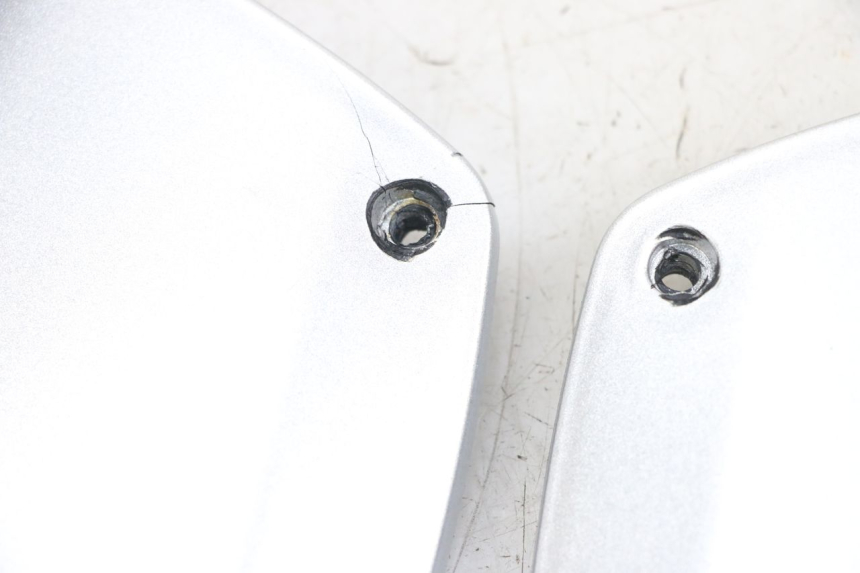 photo de GIUNZIONE PEDANA PIAGGIO MP3 RL 250 (2007 - 2010) - Vista d'insieme del prodotto