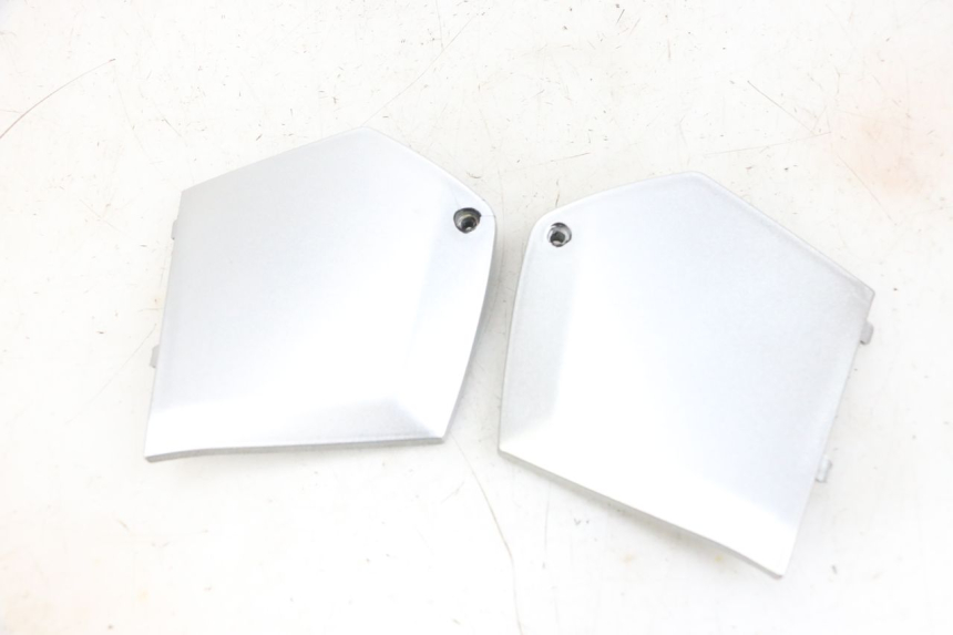 photo de GIUNZIONE PEDANA PIAGGIO MP3 RL 250 (2007 - 2010) - Dettagli dei punti di fissaggio