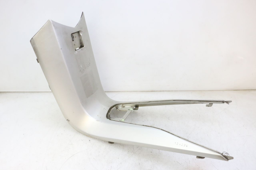 photo de CARENA PEDANA CONGIUNZIONE PEUGEOT SATELIS 125 (2006 - 2009)