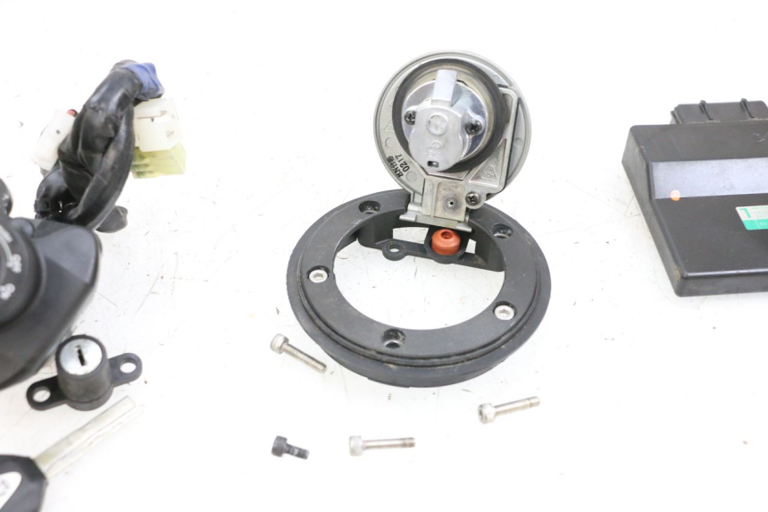 photo de KIT SERRATURE CDI YAMAHA MT-07 MT07 ABS 700 (2018 - 2020) - Angolazione alternativa