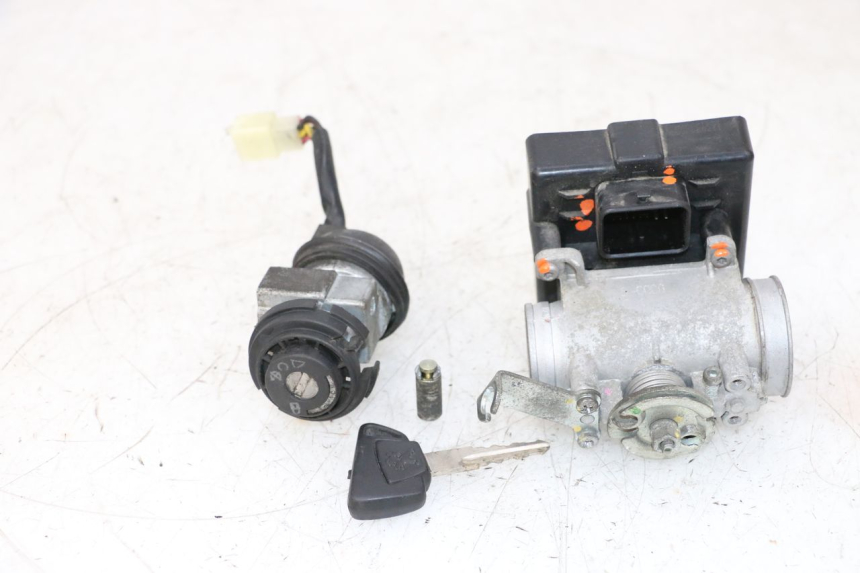 photo de KIT SERRATURE CDI PEUGEOT SATELIS 125 (2013 - 2018) - Altra vista dell'articolo