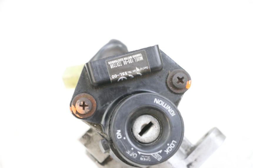 photo de KIT CHIAVE SERRATURA CDI NEIMAN YAMAHA XMAX X-MAX 125 (2006 - 2009) - Primo piano ad alta risoluzione