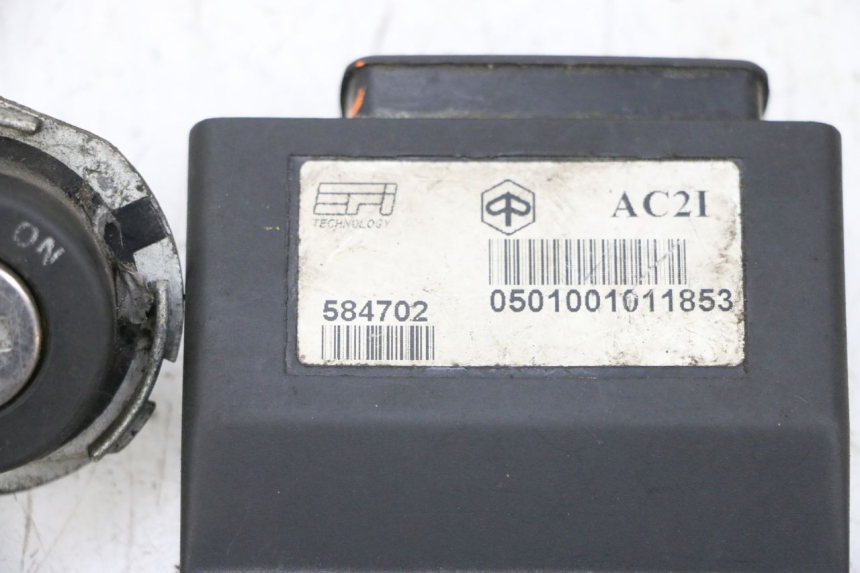 photo de KIT CHIAVE SERRATURA CDI NEIMAN PIAGGIO X8 125 (2004 - 2007) - Dettagli dei punti di fissaggio