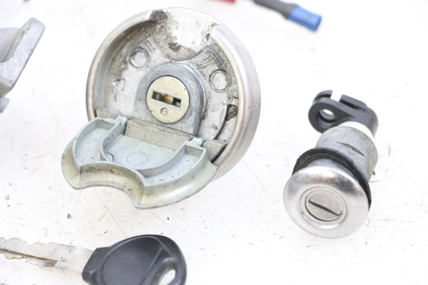 photo de KIT CHIAVE BLOCCO NEIMAN KYMCO AGILITY RS 4T 50 (2009 - 2013)