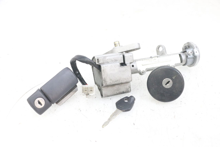 photo de KIT SERRATURE SUZUKI BURGMAN 125 (2007 - 2014) - Zoom sullo stato d'uso