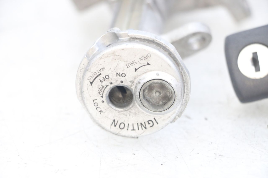 photo de KIT SERRATURE SUZUKI BURGMAN 125 (2007 - 2014) - Ricambio usato controllato