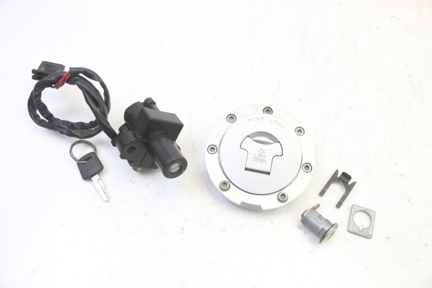 photo de KIT SERRATURA CHIAVE NEIMAN HONDA CBR RR FIREBLADE 900 (1992 - 1994)