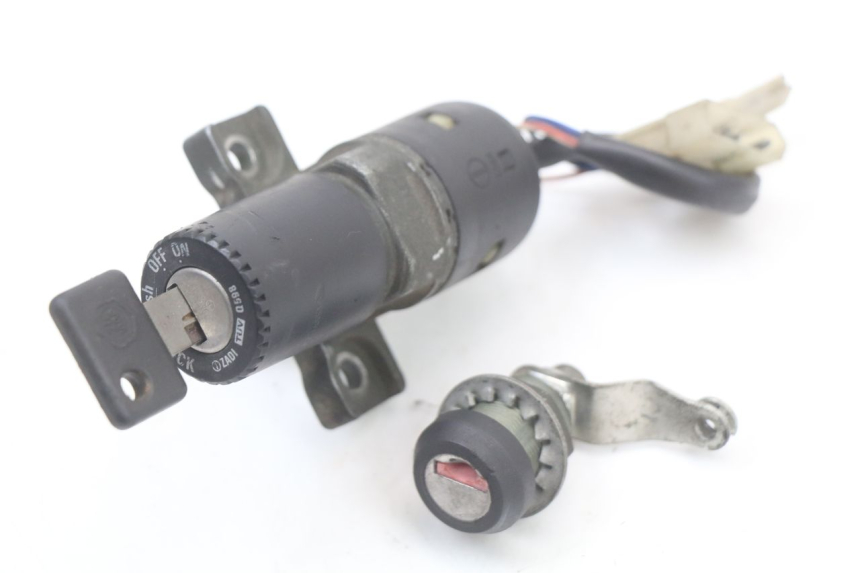 photo de KIT SERRATURE APRILIA CLASSIC 125 (1995 - 2001)