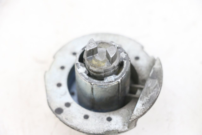 photo de KIT SERRATURE PIAGGIO FLY 4T 50 (2013 - 2017) - Primo piano tecnico