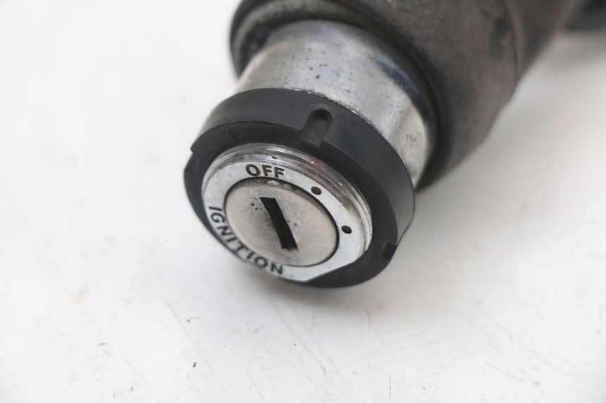 photo de KIT CHIAVE BLOCCO NEIMAN SUZUKI GN 125 (1997 - 2000)