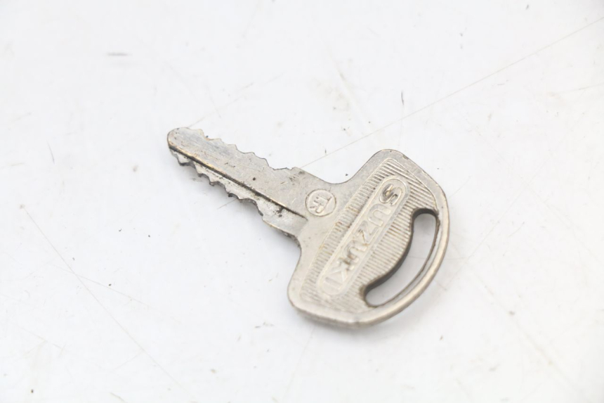 photo de KIT CHIAVE BLOCCO NEIMAN SUZUKI GN 125 (1997 - 2000)