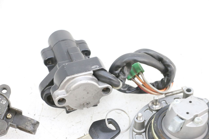 photo de KIT SERRATURE SUZUKI GSF N BANDIT 600 (1996 - 1999) - Zoom sullo stato d'uso