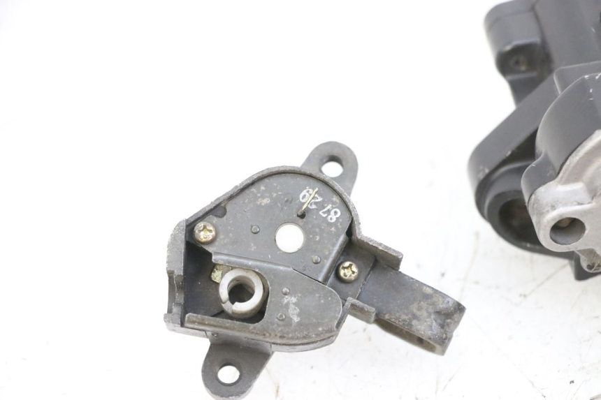 photo de KIT SERRATURE SUZUKI GSF N BANDIT 600 (1996 - 1999) - Altra angolazione