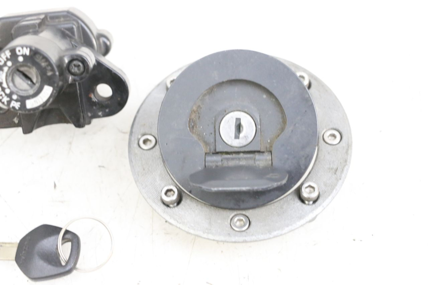 photo de KIT SERRATURE SUZUKI GSF N BANDIT 600 (1996 - 1999) - Dettagli dei punti di fissaggio