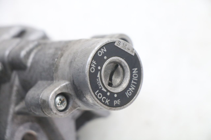 photo de KIT SERRATURE SUZUKI GSF S BANDIT 600 (2000 - 2004) - Altra angolazione