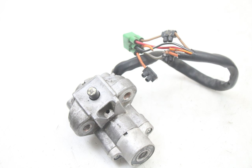 photo de KIT SERRATURE SUZUKI GSF S BANDIT 600 (2000 - 2004) - Primo piano tecnico