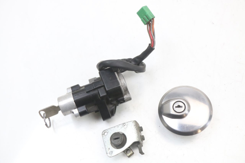 photo de KIT SERRATURE SUZUKI GZ MARAUDER 125 (1998 - 2004)