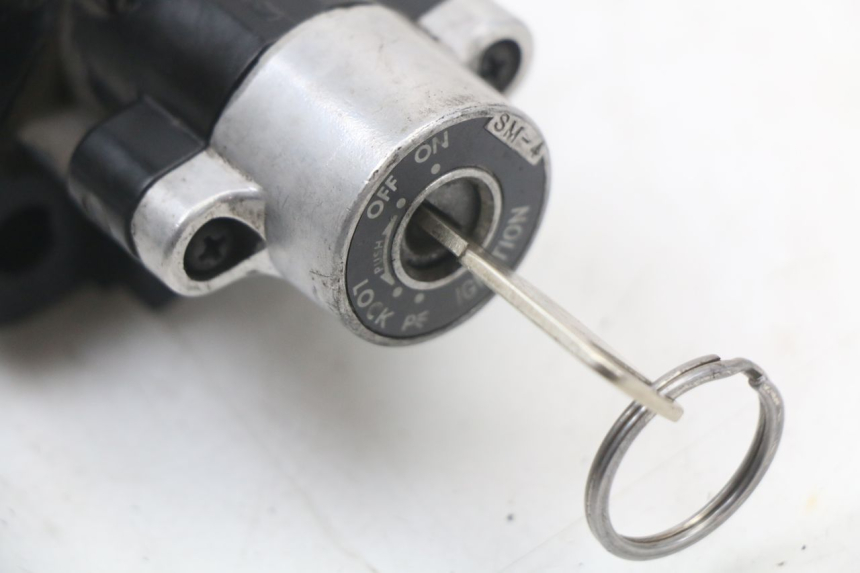 photo de KIT SERRATURE SUZUKI GZ MARAUDER 125 (1998 - 2004)