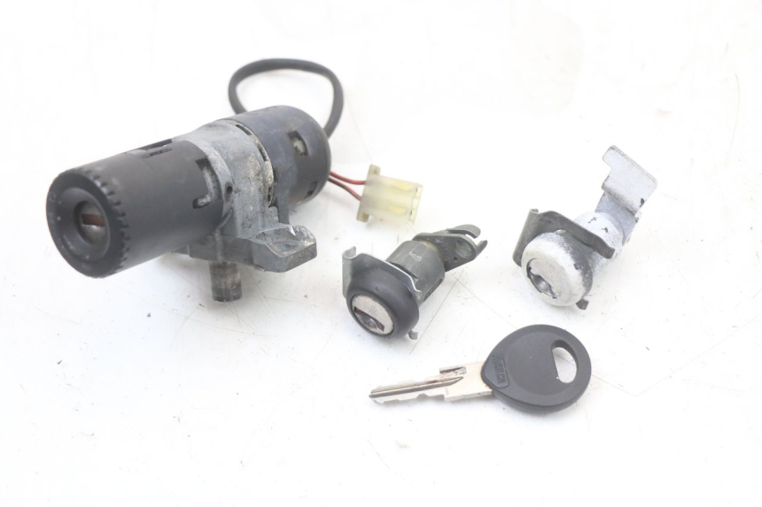 photo de KIT SERRATURE HONDA NES AROBASE 125 (2000 - 2003)