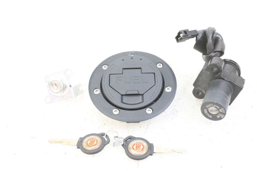 photo de KIT SERRATURE ROYAL ENFIELD HYMALAYAN 410 (2016 - 2023)