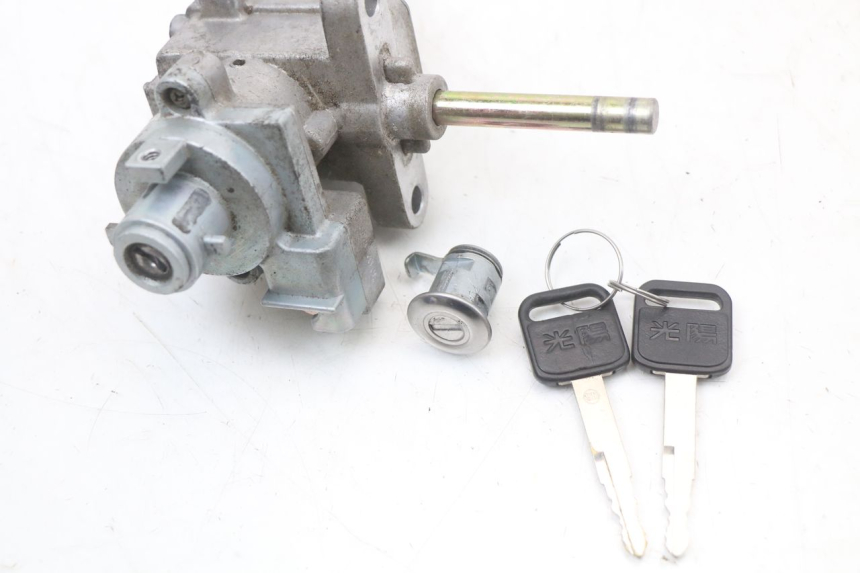 photo de KIT CHIAVE BLOCCO NEIMAN KYMCO XCITING 250 (2006 - 2009)