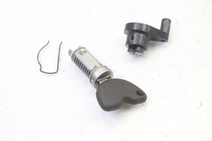 photo de KIT SERRATURE PIAGGIO LIBERTY 4T 50 (2009 - 2015)