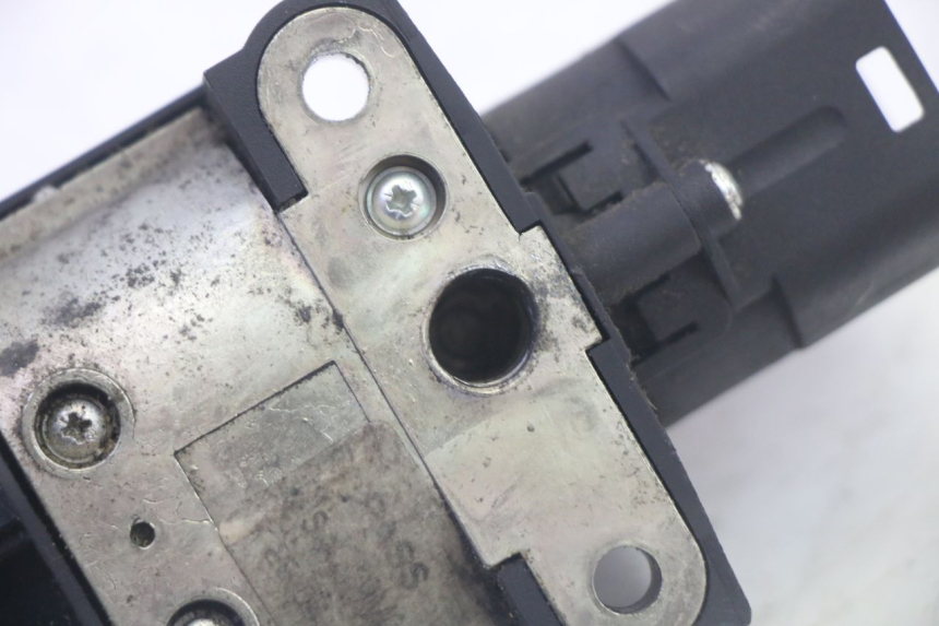 photo de KIT SERRATURE PIAGGIO MP3 HPE 350 (2018 - 2020) - Stato della superficie e materiale