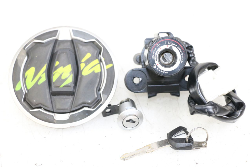 photo de KIT SERRATURE KAWASAKI NINJA 400 (2018 - 2023)