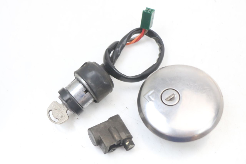 photo de KIT CHIAVE BLOCCO NEIMAN SUZUKI GN 125 (1997 - 2000)